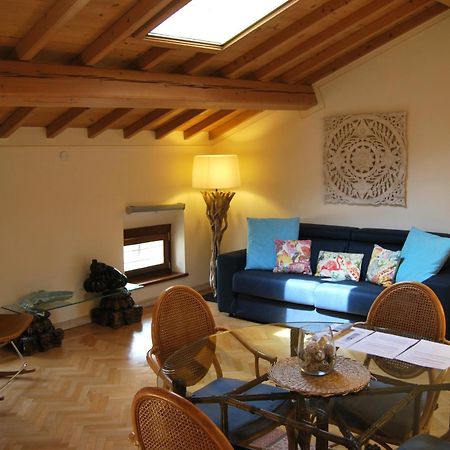 شقة Attic 1 Centro Storico بسكييرا ديل غاردا المظهر الخارجي الصورة