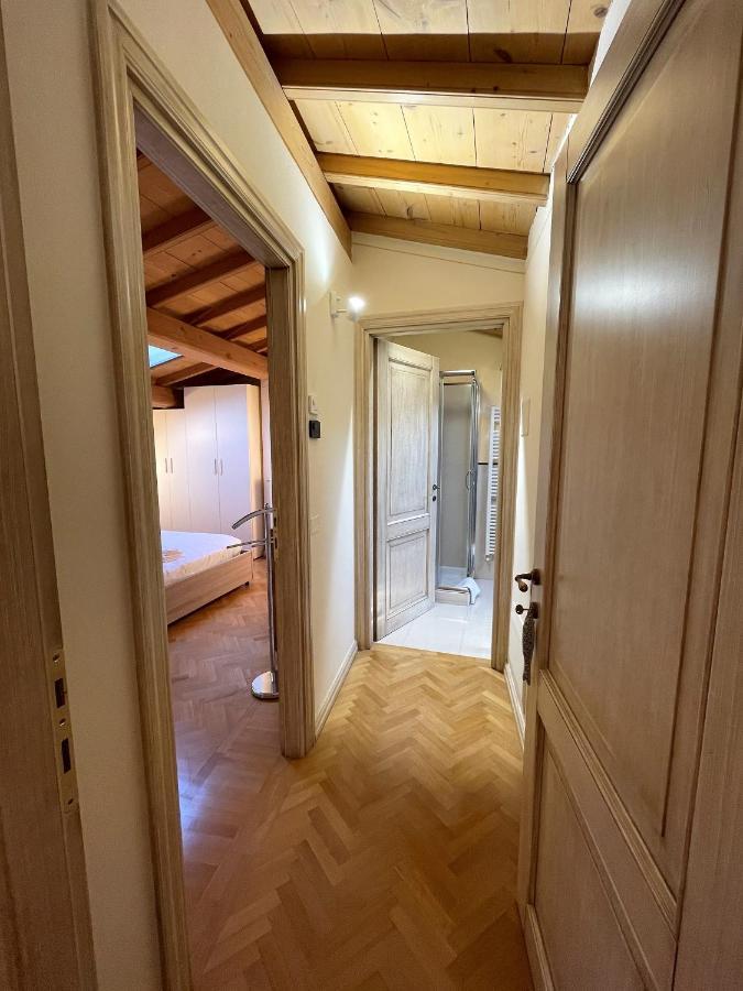 شقة Attic 1 Centro Storico بسكييرا ديل غاردا المظهر الخارجي الصورة